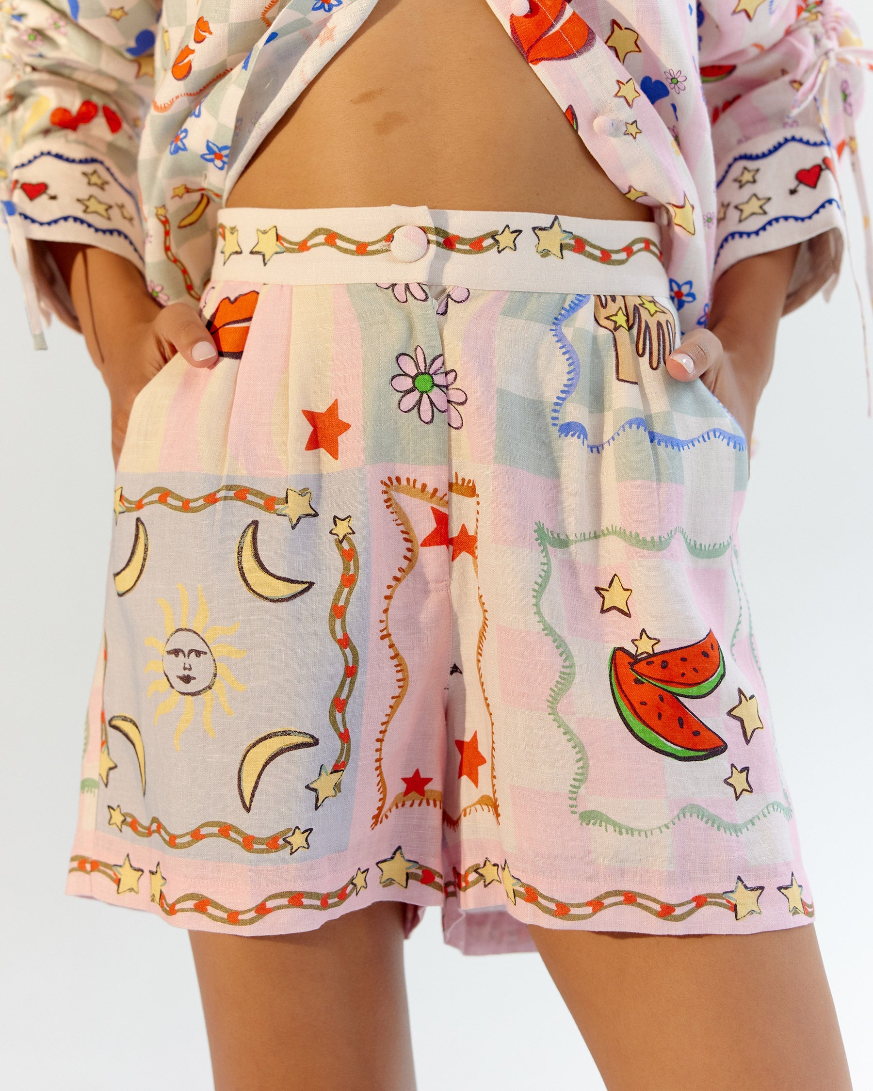 Thais Shirt & Mia Shorts - Boardgame