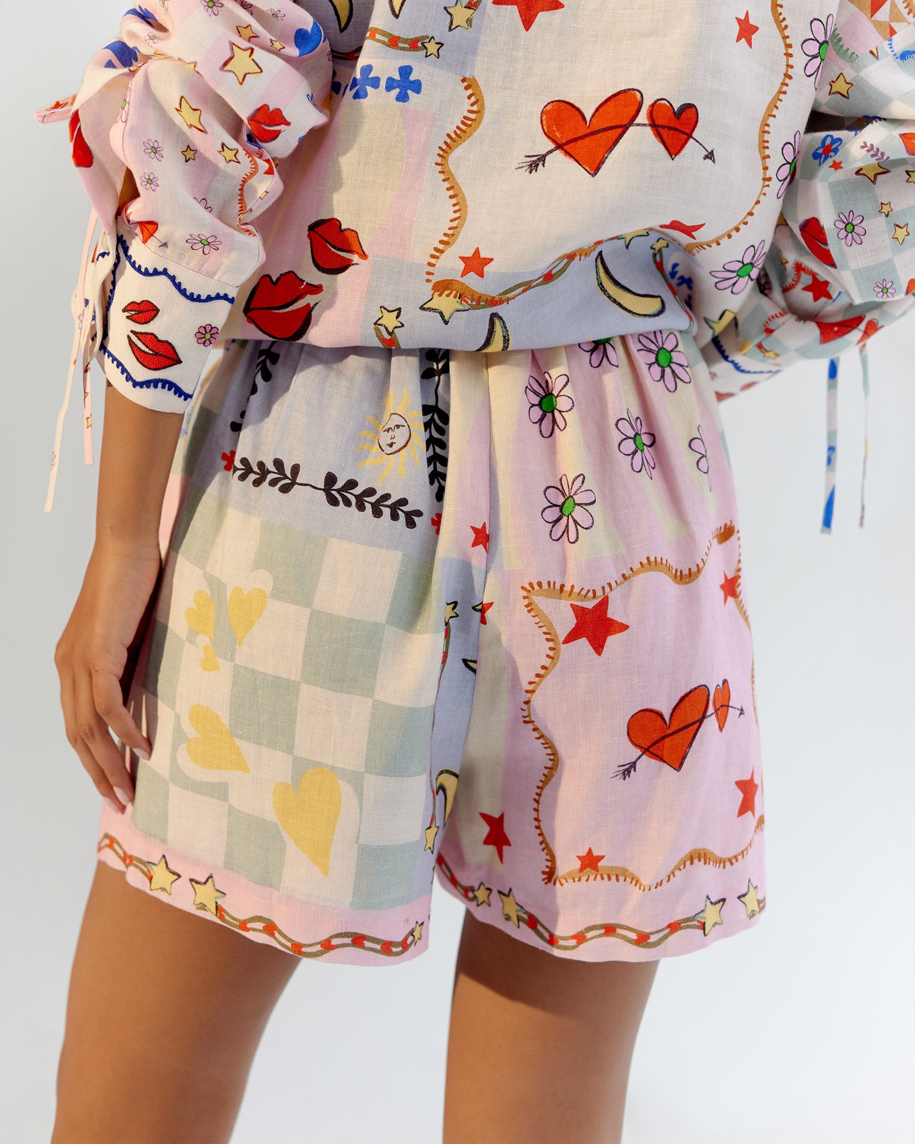 Thais Shirt & Mia Shorts - Boardgame