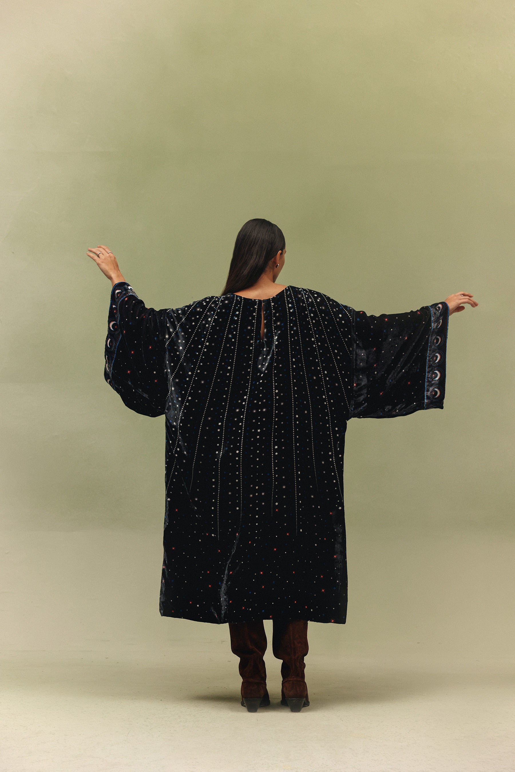 Ila Poncho - Shooting Stars